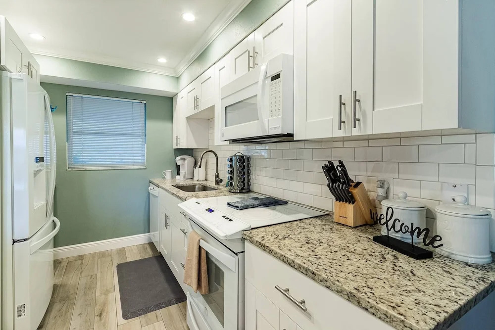Jamaica Royale Townhome #2 - Steps From Beach