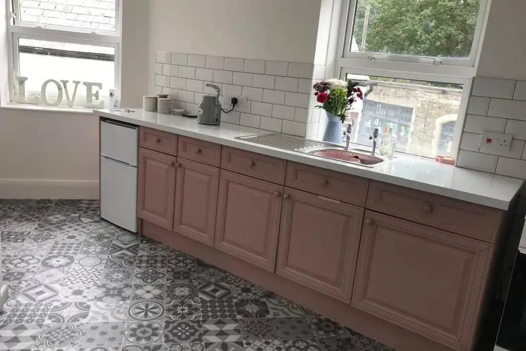 Beautiful newly refurbished 2 bed flat in devon