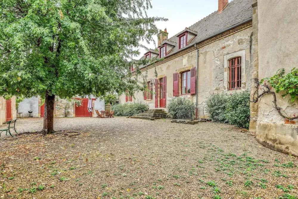 Villa With 4 Bedrooms in Lucenay-lès-aix, With Private Pool, Enclosed