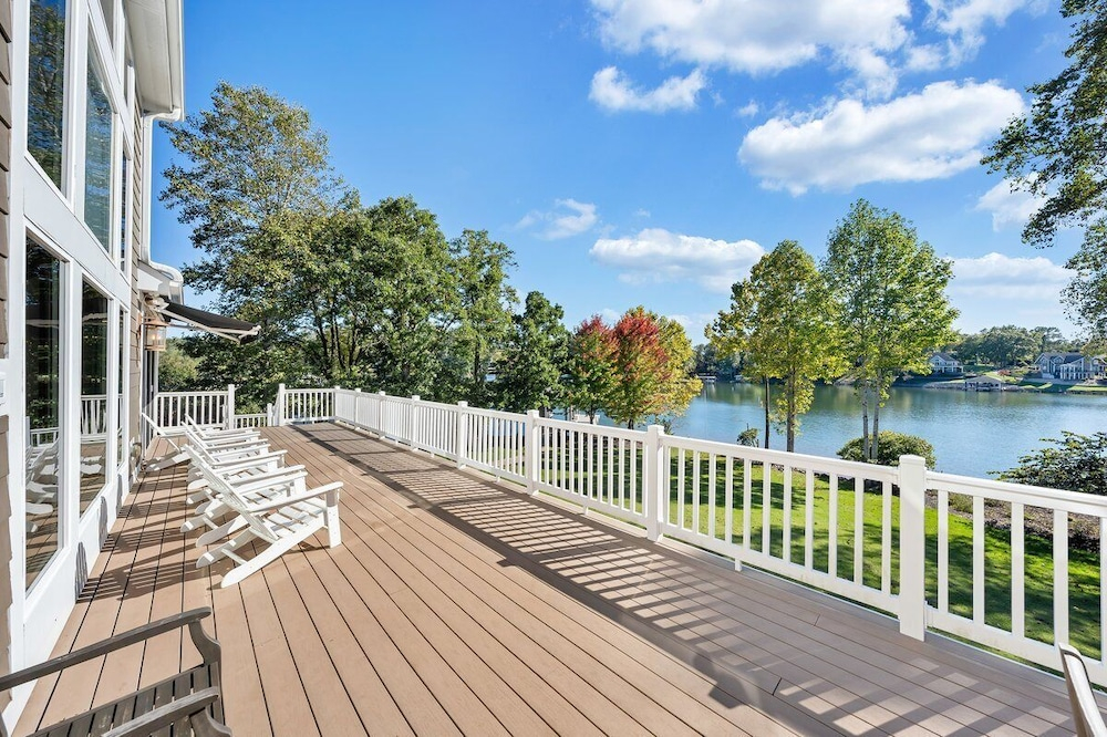 Lake Paradiso - Lakefront Home With Private Dock