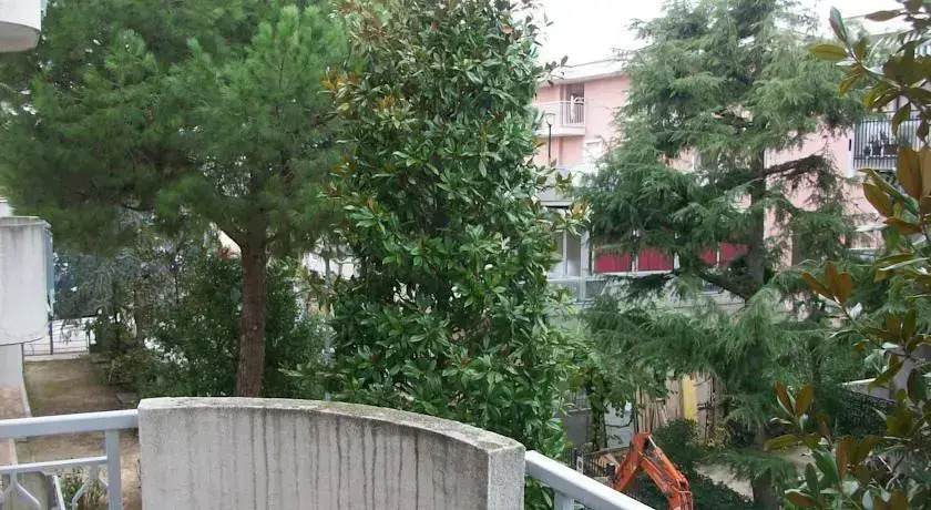 Appartamento con POSTO AUTO PRIVATO A Marina Centro Mare