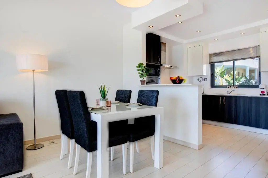 One Bedroom Apartment in Albur Village 2J