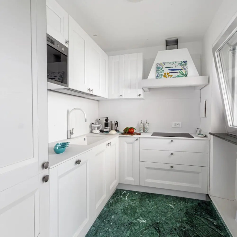 JJ Capri in Capri With 2 Bedrooms and 2 Bathrooms