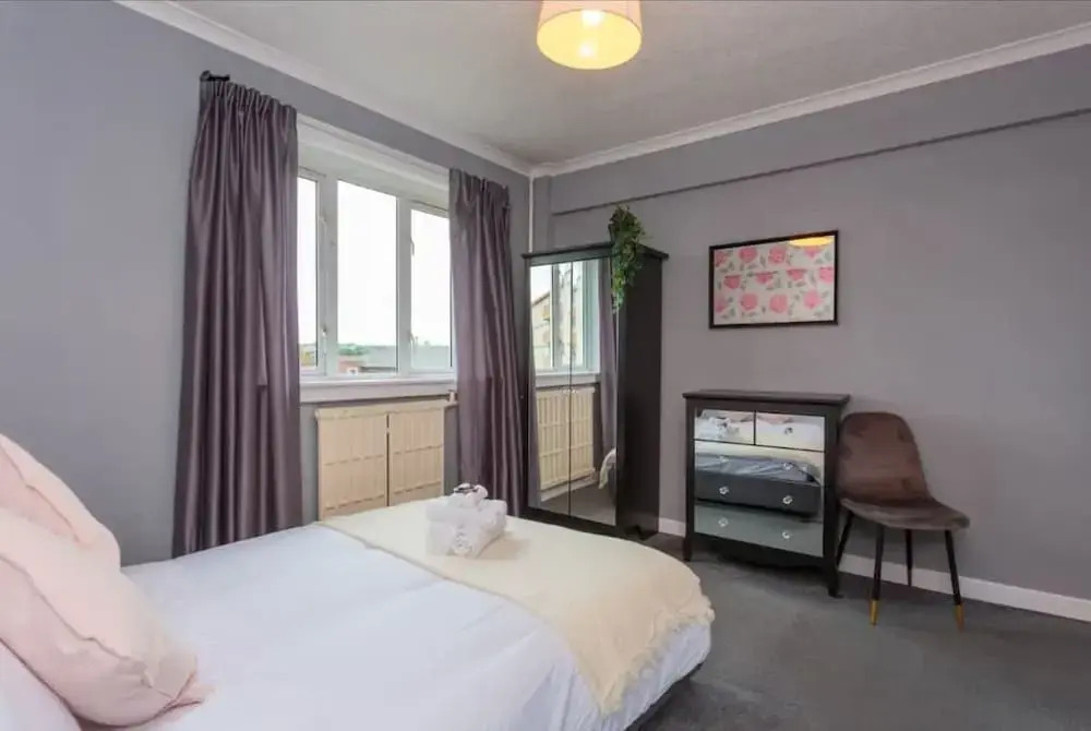 3 Bedroom Apartment on 5th Floor With Elevator