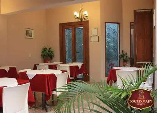 HOTEL LOURD MARY