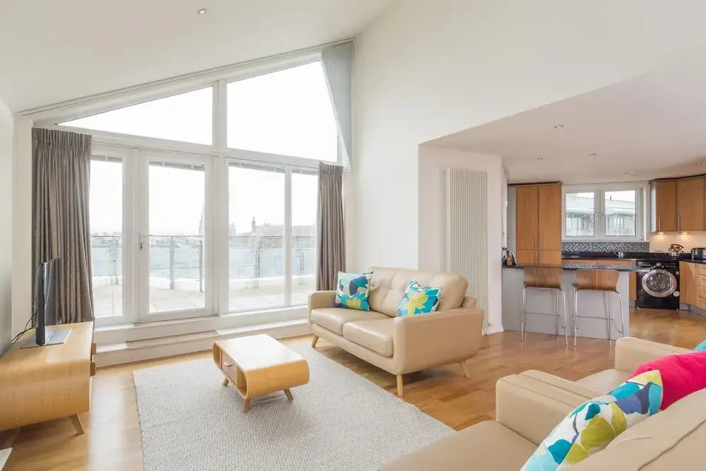 403 Portland Gardens Penthouse Apartment