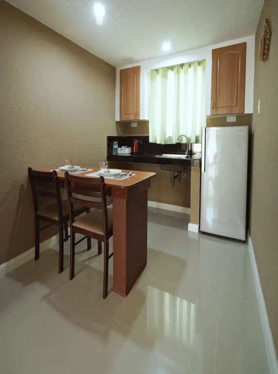 Coco Cabana Apartelle