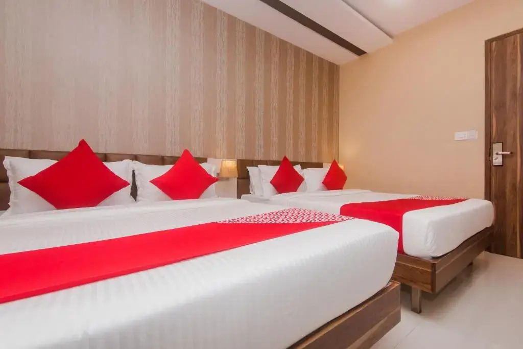 OYO 5352 Hotel Airport Metro