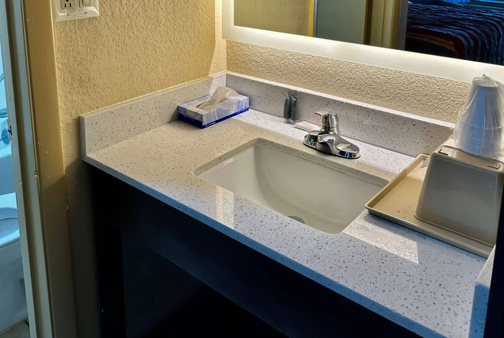 Days Inn by Wyndham Charlotte Northlake