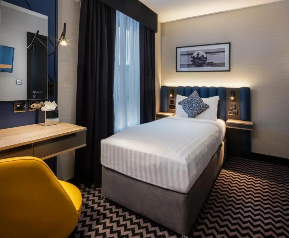 Academy Plaza Hotel