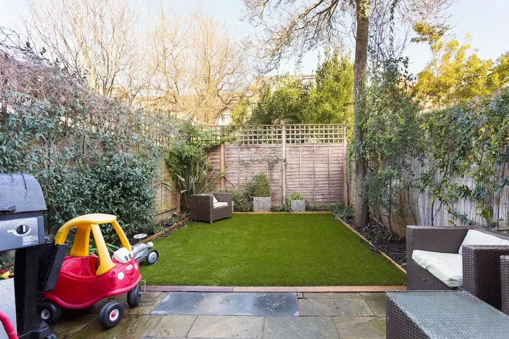 4 Bedroom Family House Near Shepherd's Bush