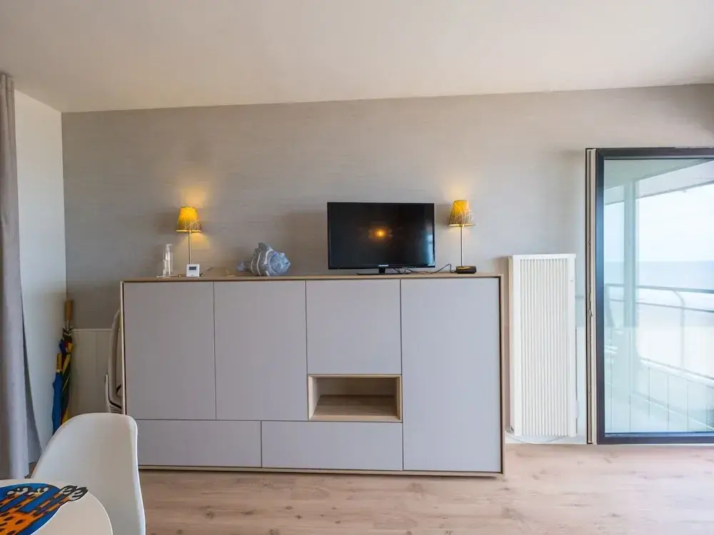 Modern studio with sea view and garage