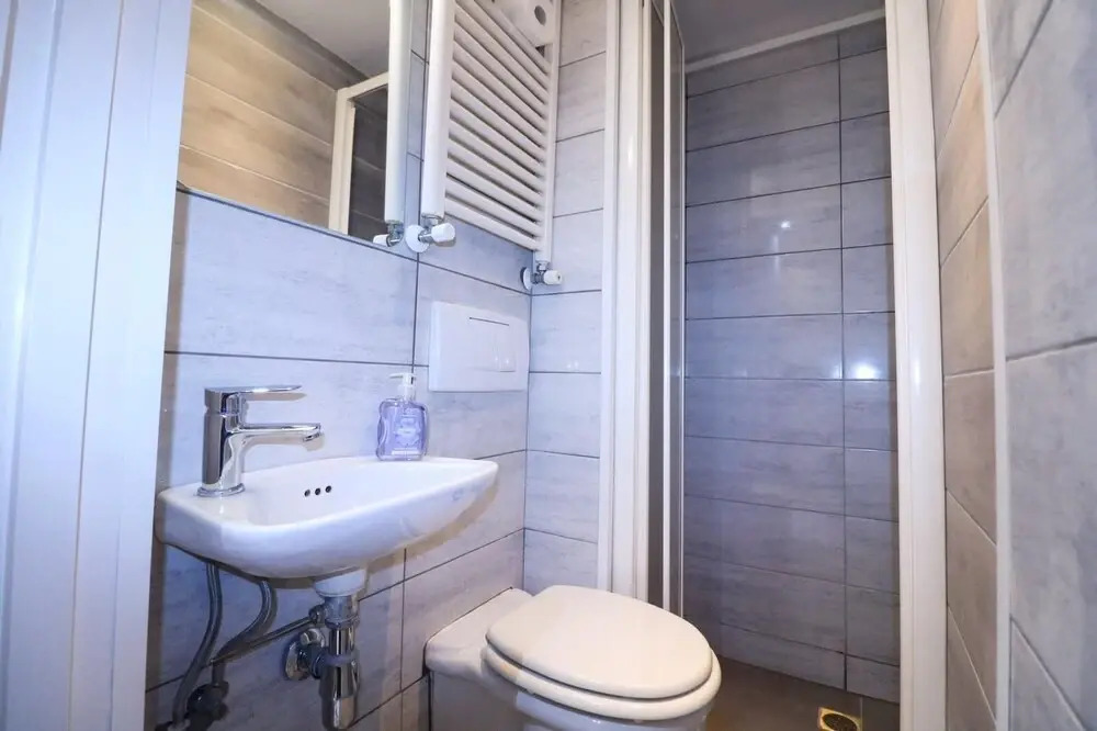 HFS Studio Next To Hydepark L18