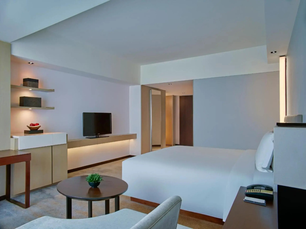 New World Makati Hotel, Manila