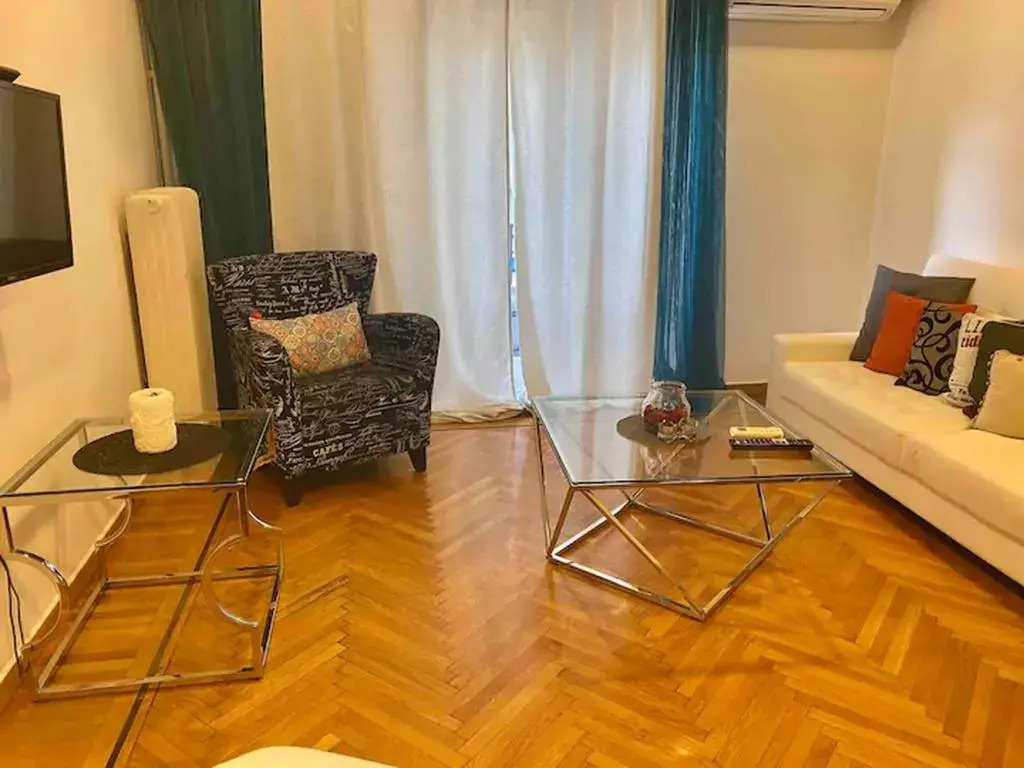4BDR Amazing Spacious full Apt in Plaka (and Netflix)
