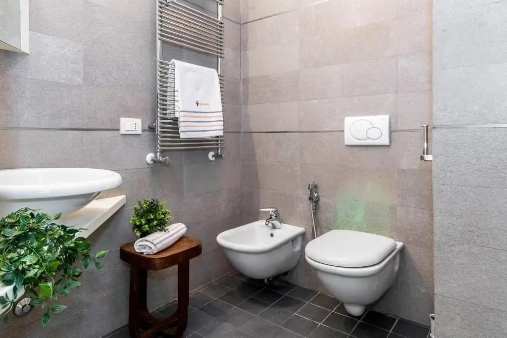 ALTIDO Charming Apt for 3 with Adorable Internal Garden