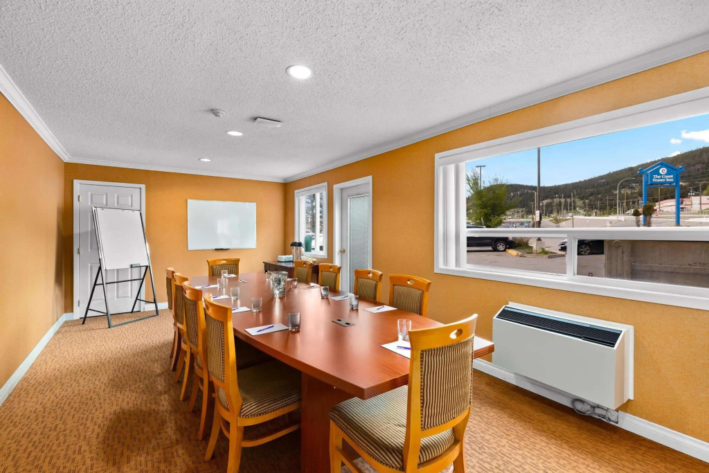 Coast Fraser Inn