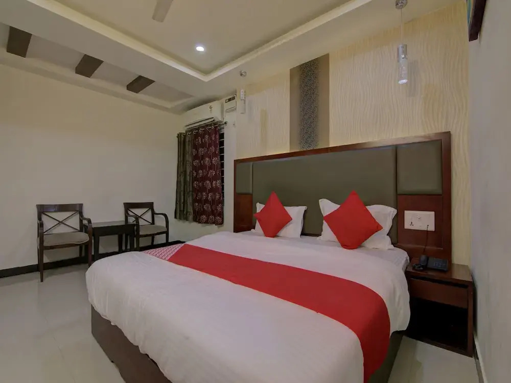 OYO 14044 Hotel Seacity Grand