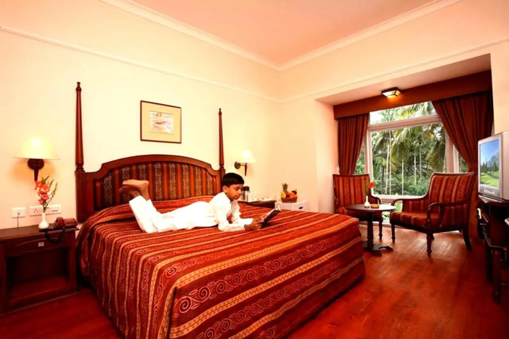 Holiday Hotel