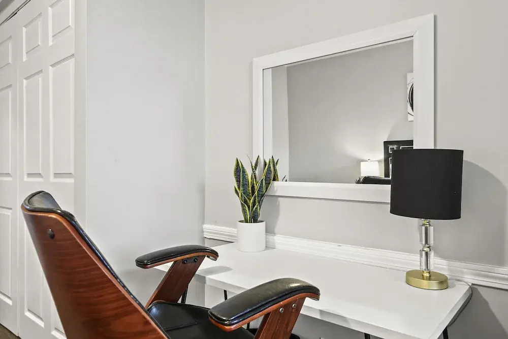 Classy 2BR Spacious Apt in Avondale
