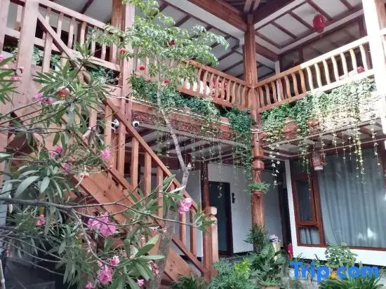 Wolong Inn