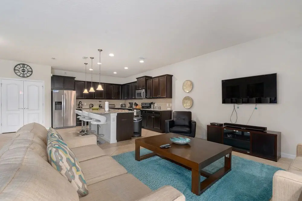Lovely 9-bed House in Kissimmee With Pool & Spa