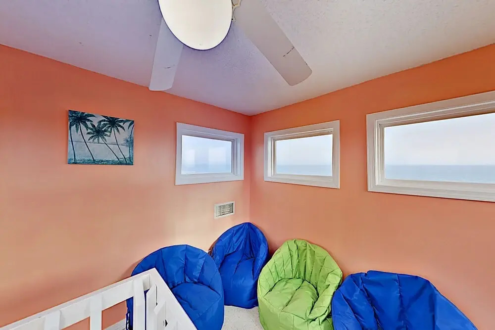 Coastal Blessings: Gulf-front W/ Private Beach 5 Bedroom Home