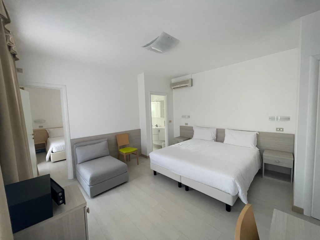 Hotel Athena
