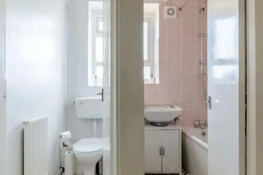 Cosy 4BD Flat W/private Balcony - Nine Elms!