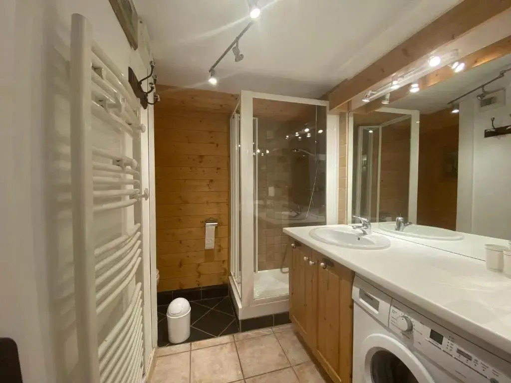 Appartement La Clusaz, 4 pièces, 7 personnes - FR-1-437-45