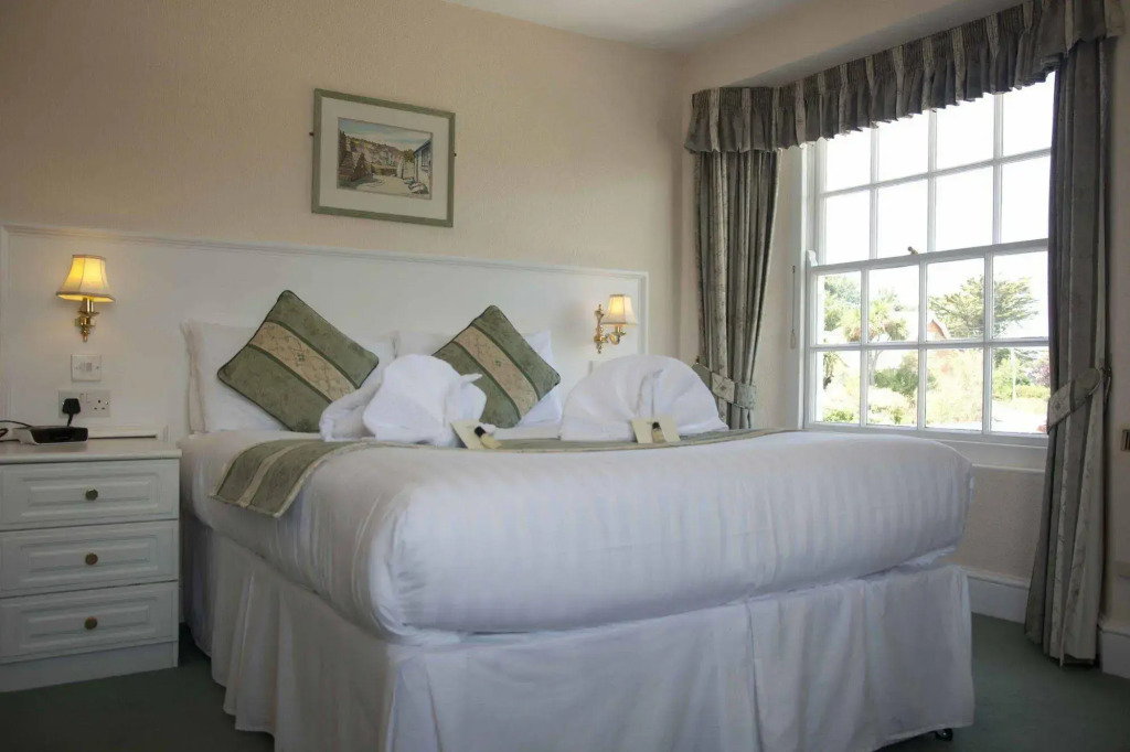 The Falcon Hotel