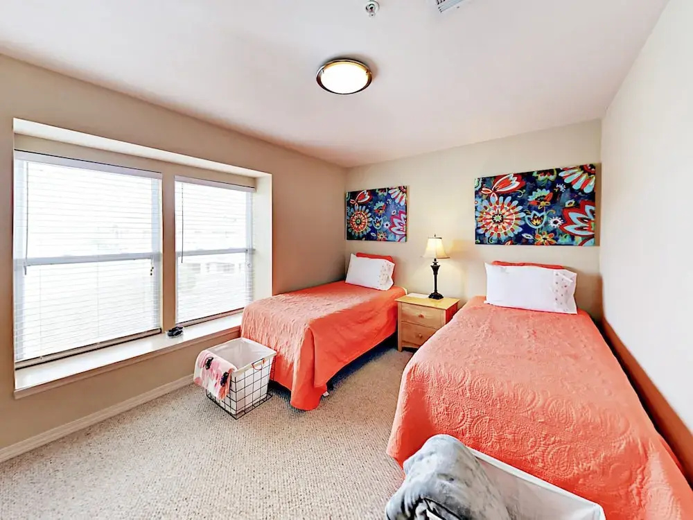 Perdido Bay Townhouse 2 Bedrooms 2.5 Bathrooms Townhouse