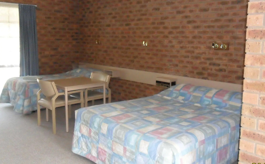 Settlement Motor Inn