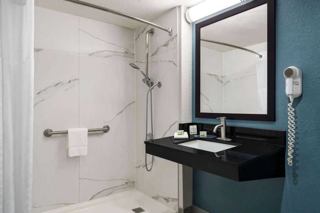 La Quinta Inn by Wyndham Victoria