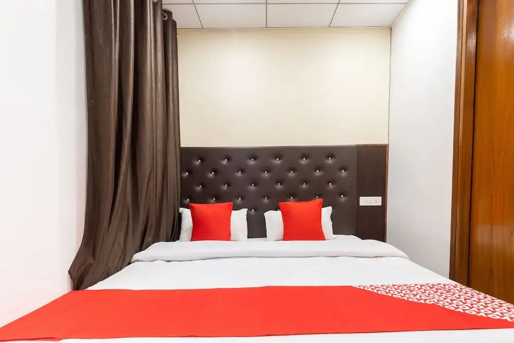 Hotel Kapoor Residency by OYO Rooms