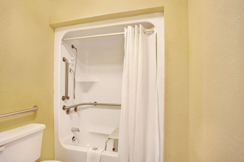 Super 8 by Wyndham Whites Creek/ Nashville NW Area