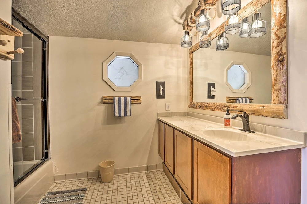 Ski, Soak & Explore! Granby Getaway w/ Mtn Views