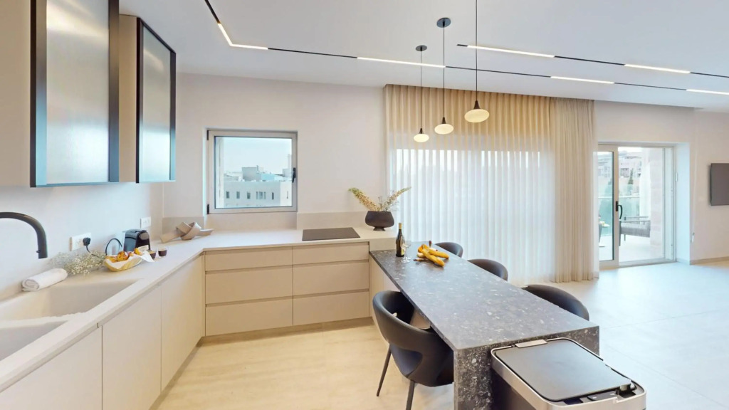 KING DAVID RESIDENCES - Pool & Gym