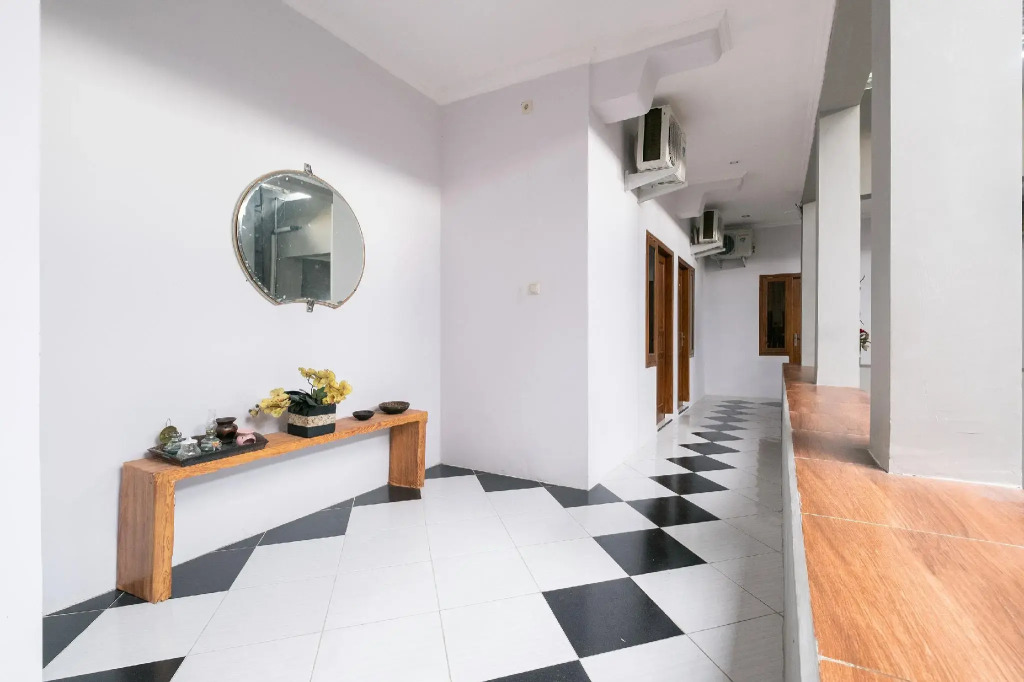 Crown Residence Hotel near Tugu Yogyakarta RedPartner