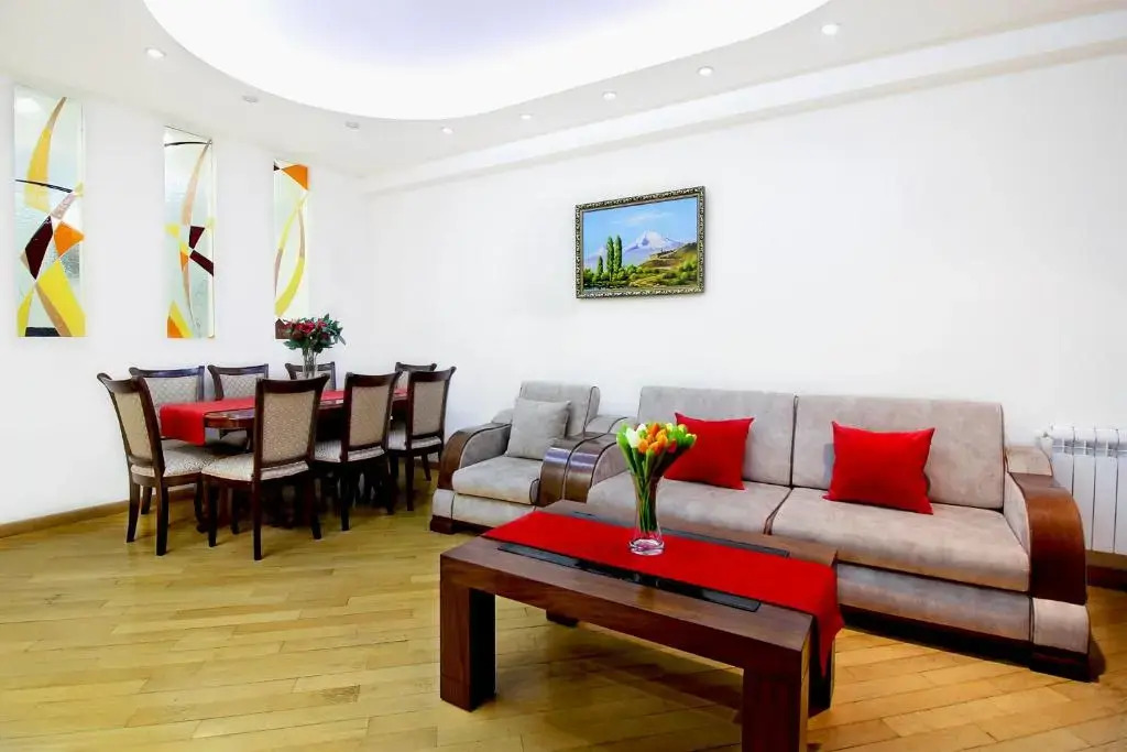 3 Bedroom Apartment near Republic Square