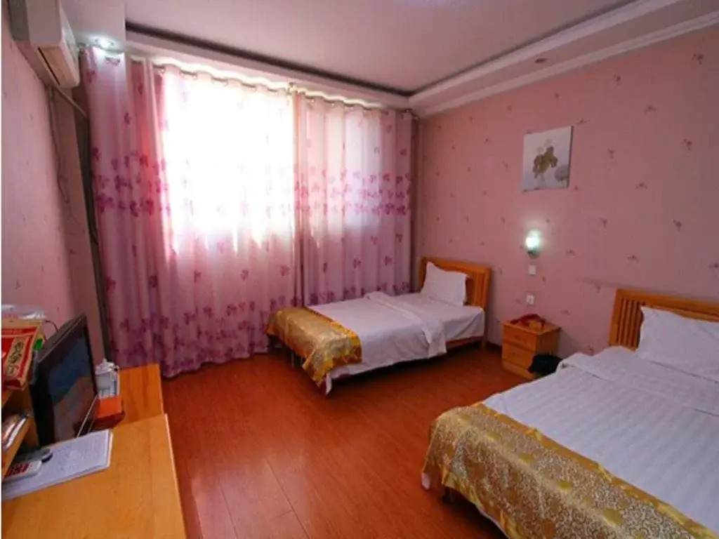 Qufu Lake Manor