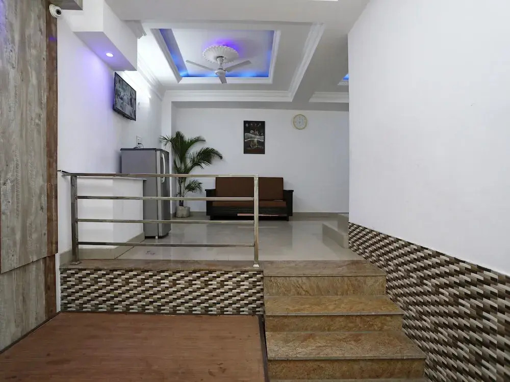 OYO Flagship 17085 Bhagat Residency