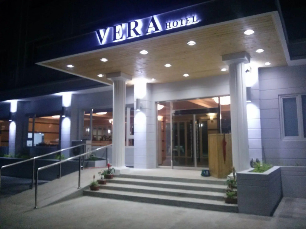 Townhouse Oak Vera Hotel Near Clark International Airport