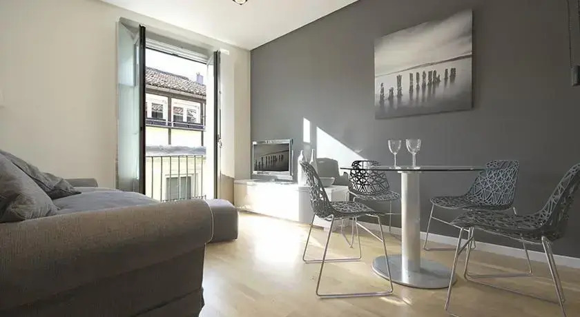 Apartamento Puerta del Sol III Friendly Rentals