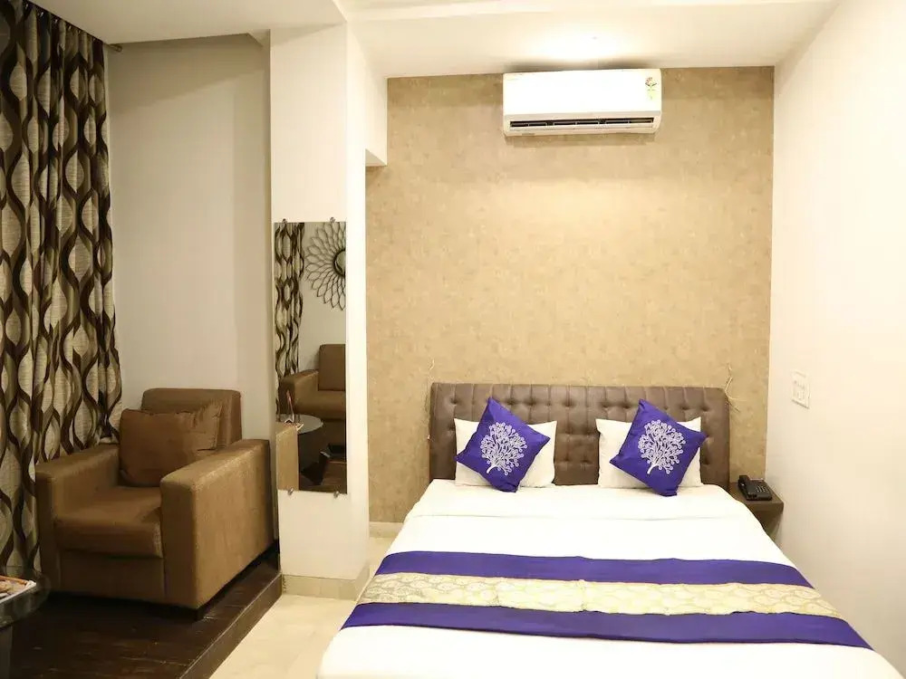 OYO 9953 Hotel Alankar