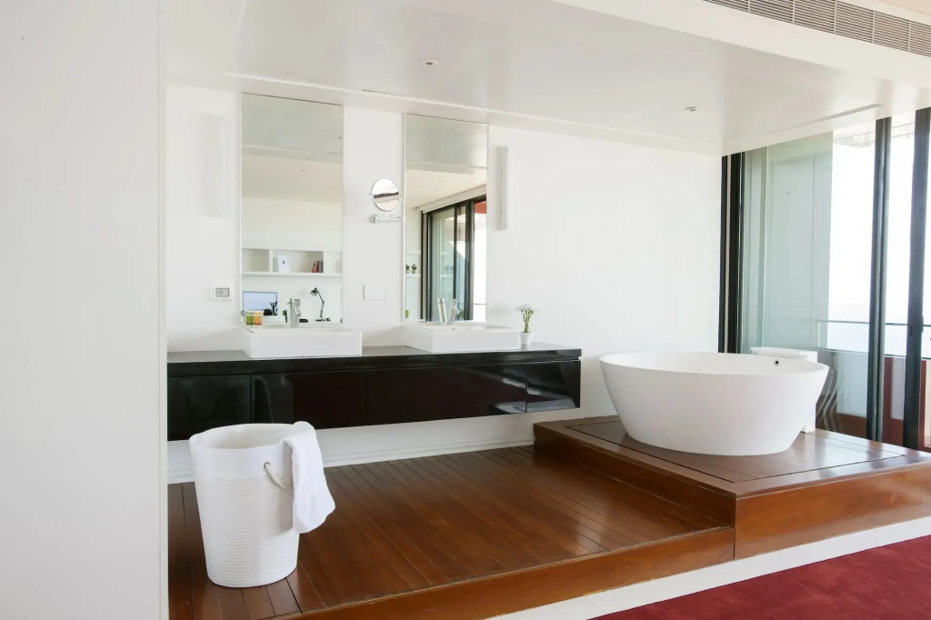 1866 Court & Suites Hotel