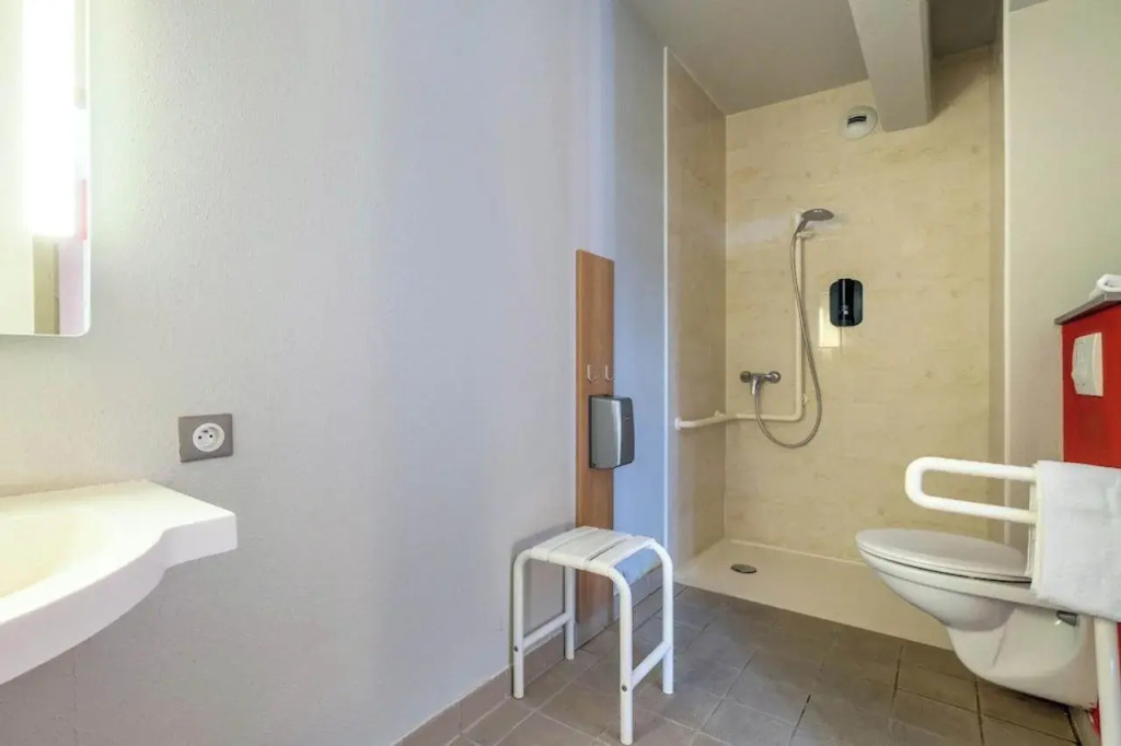 B&B HOTEL La Rochelle Beaulieu Puilboreau