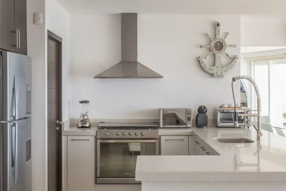 MARINA Beachfront 2 BDR- Amazing Oceanview
