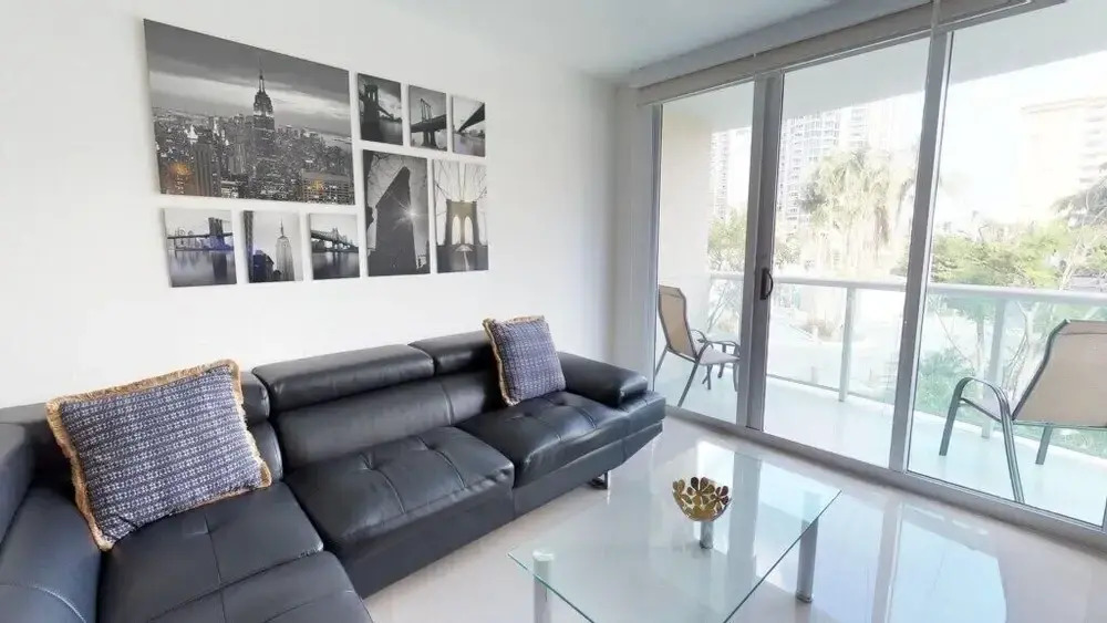 Premium 2 Bedroom + Den Apartment Or201