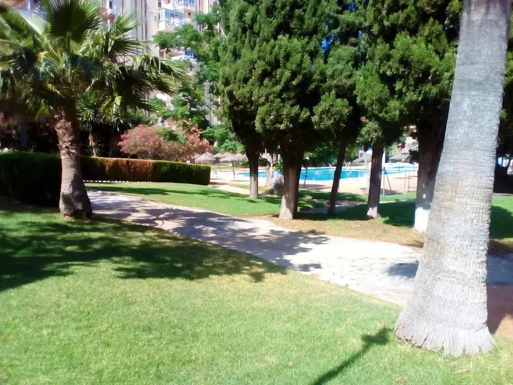 Studio in Benalmádena, with Wonderful City View, Pool Access, Enclosed Garden - 900 M From the Beach